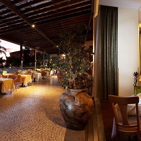 Aparthotel The Porto Mare - Portobay Funchal (Madeira)